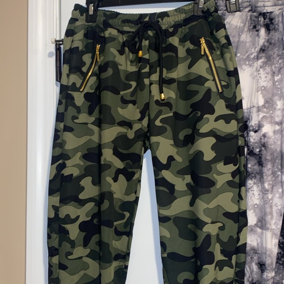 ✨ 2 Camo & Tie Dye Joggers ✨ - Picture 2 of 9